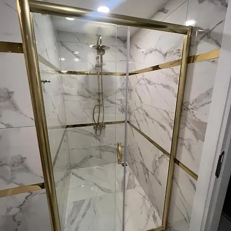 Centrally Located Luxury Appartement